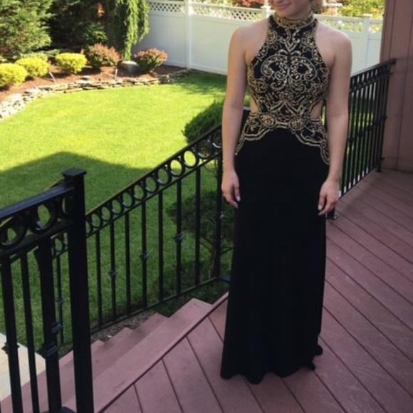 Sherri Hill Prom Dress - Picture 11 of 14